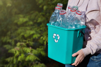 Elias Assum Sabbag Junior destaca que construir com plástico reciclado é uma forma de preservar o meio ambiente com inovação.