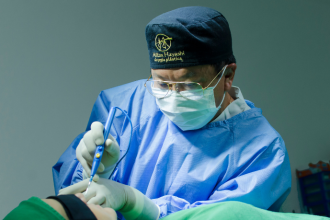 A rinoplastia permite corrigir o nariz sem perder identidade, garantindo harmonia e naturalidade, explica Milton Seigi Hayashi.