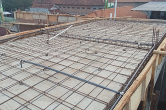 Valderci Malagosini Machado propõe os mini painéis nervurados como solução inovadora para o reforço de lajes antigas com mínima intervenção.