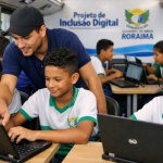 Projeto itinerante de tecnologia em Roraima impulsiona inclusão digital e redefine o acesso educacional nas escolas estaduais