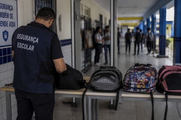 Revista de mochilas nas escolas: segurança estudantil ou excesso de vigilância no ambiente escolar?